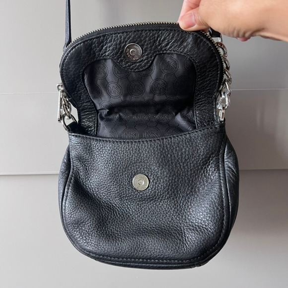 Michael Kors Pebbled Leather Bedford Flap Crossbody Bag Black‎ Silver Zipper - Picture 4 of 14
